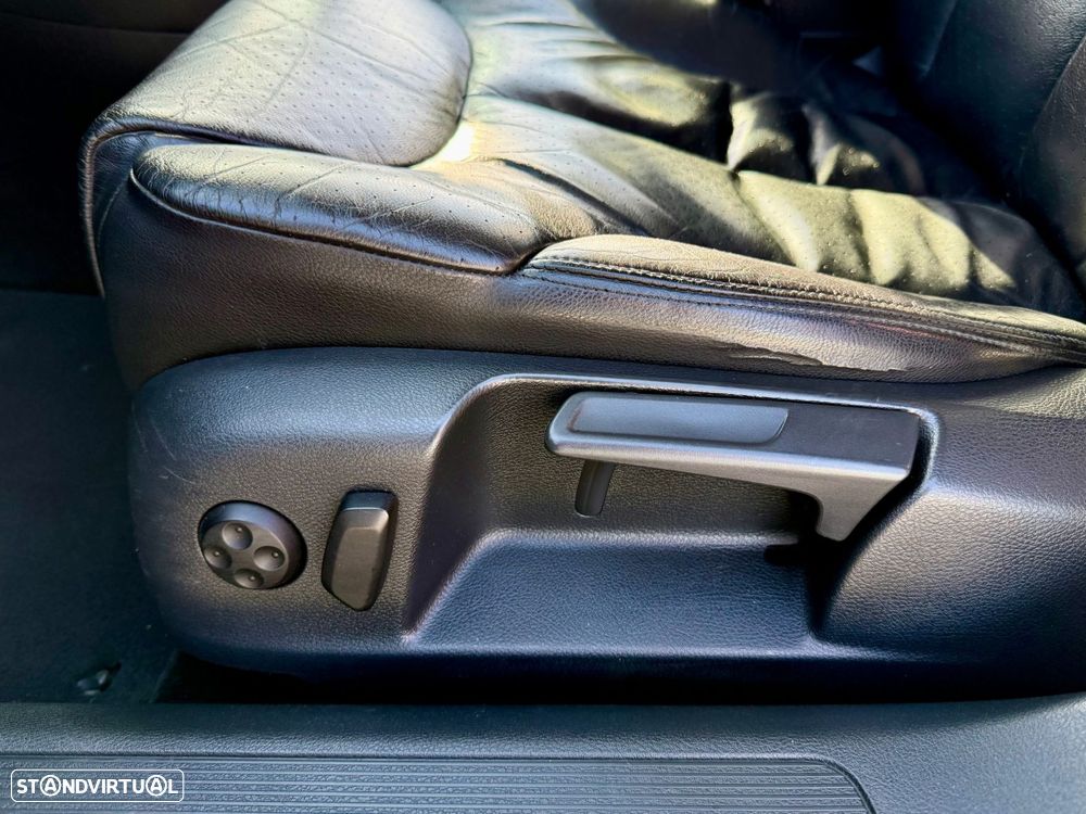 VW Passat Variant 2.0 TDi Highline - 16