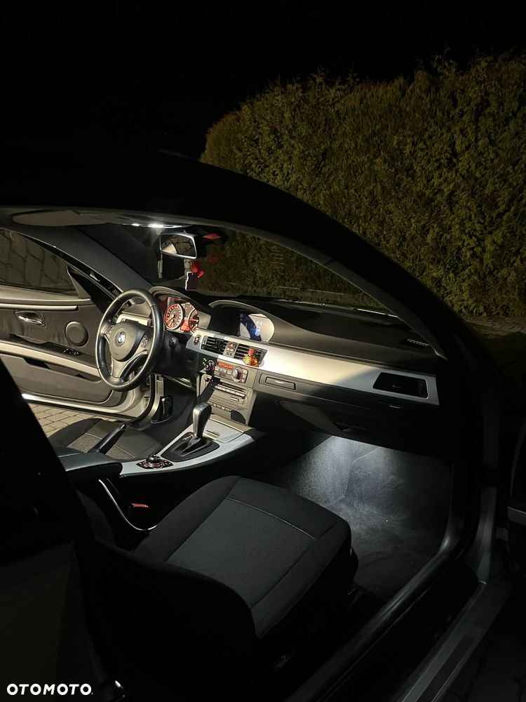 BMW Seria 3 320d xDrive - 11