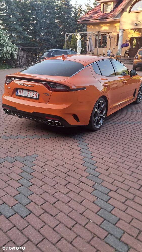 Kia Stinger - 10