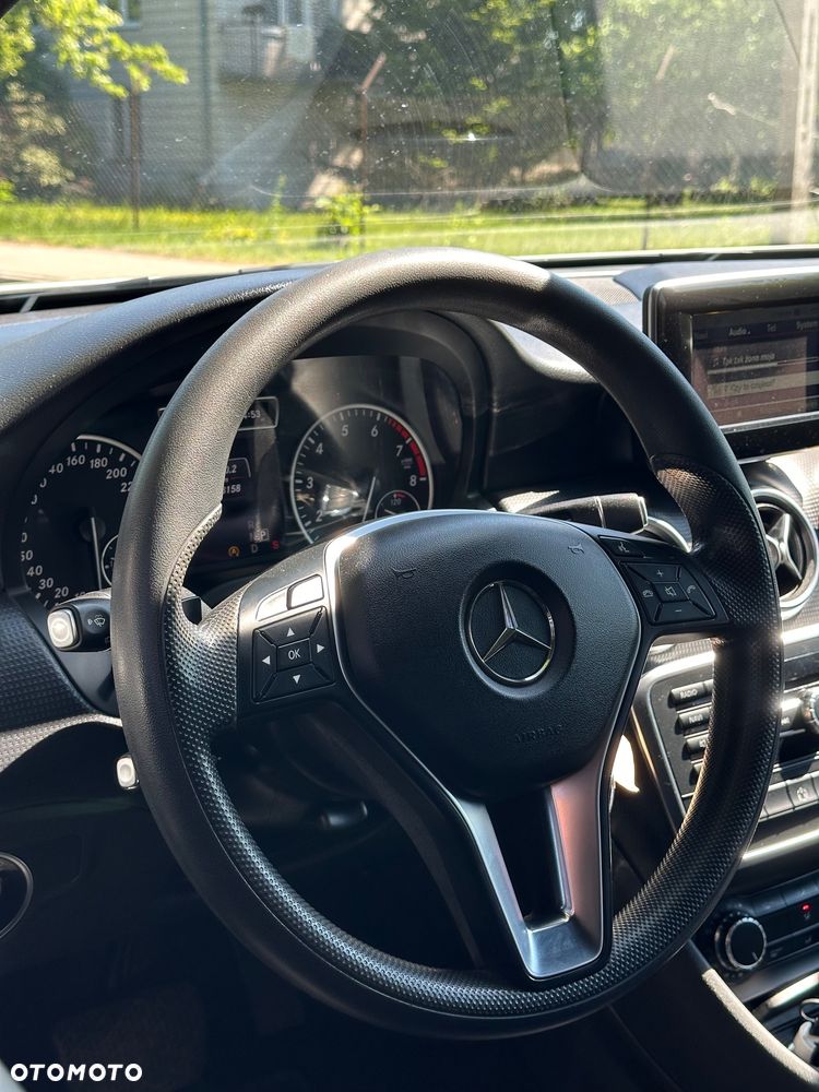 Mercedes-Benz Klasa A 180 7G-DCT SCORE - 17