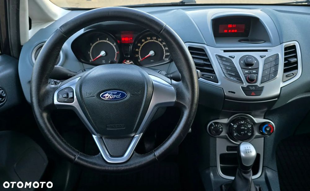 Ford Fiesta 1.4 Champions Edition - 23