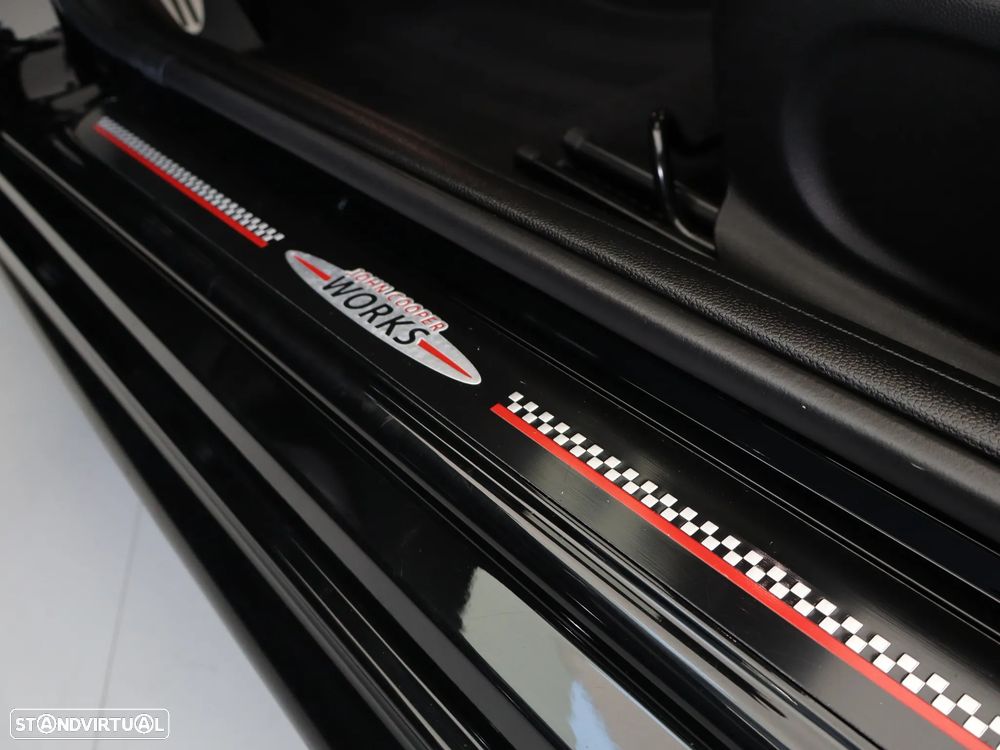 MINI Cabrio Cooper Aut. JCW - 19