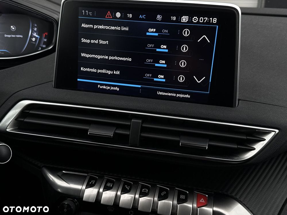 Peugeot 3008 1.2 PureTech Allure S&S - 16