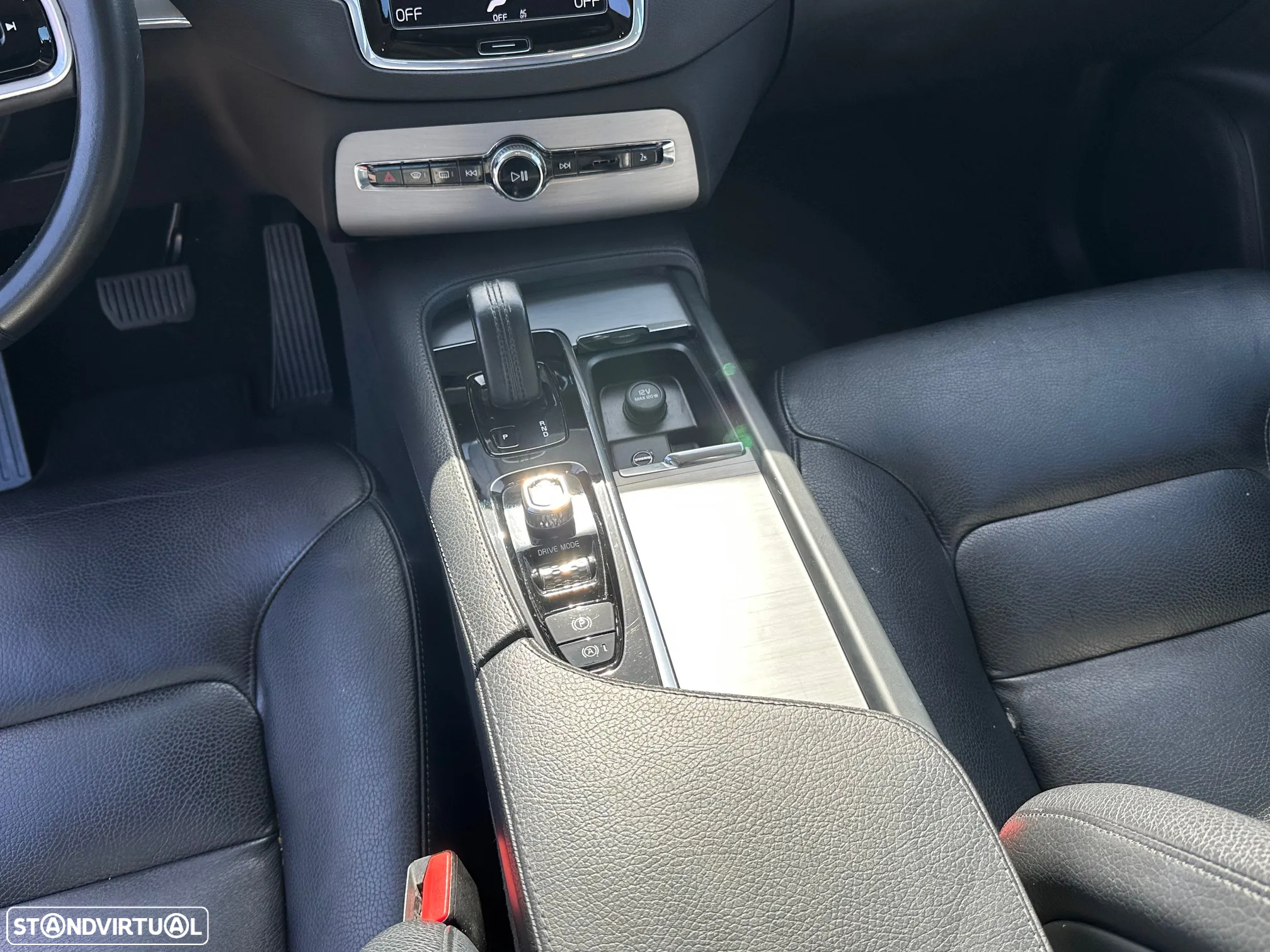 Volvo XC 90 2.0 T8 PHEV Momentum Plus AWD - 21