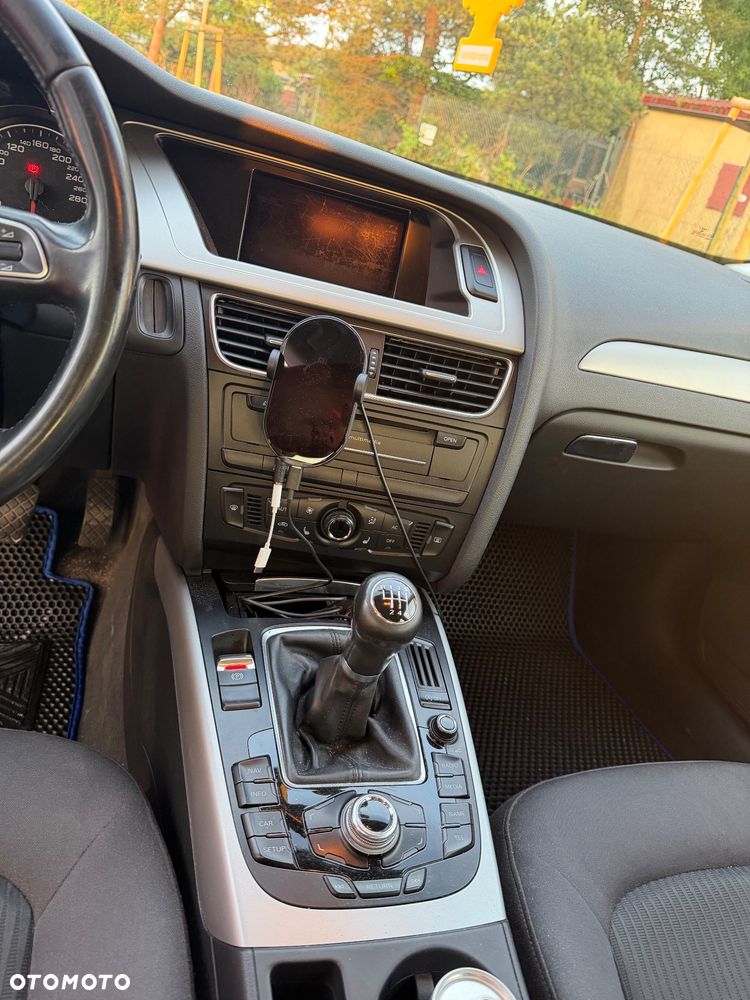 Audi A4 Avant 2.0 TDI - 10