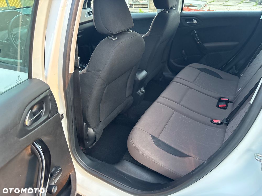 Peugeot 2008 82 e-VTI ETG5 Allure - 15
