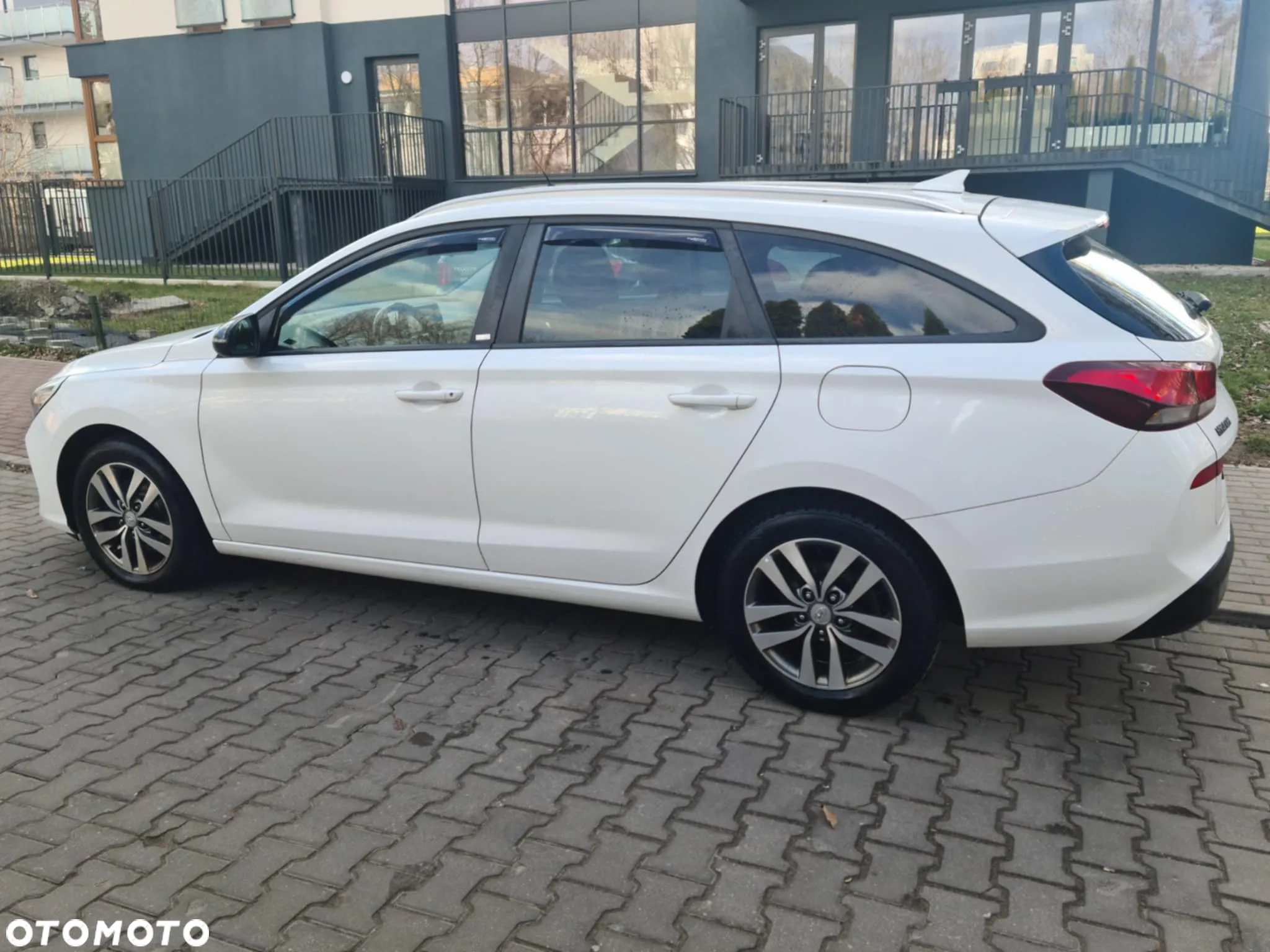 Hyundai i30 1.4 T-GDI Comfort DCT - 11