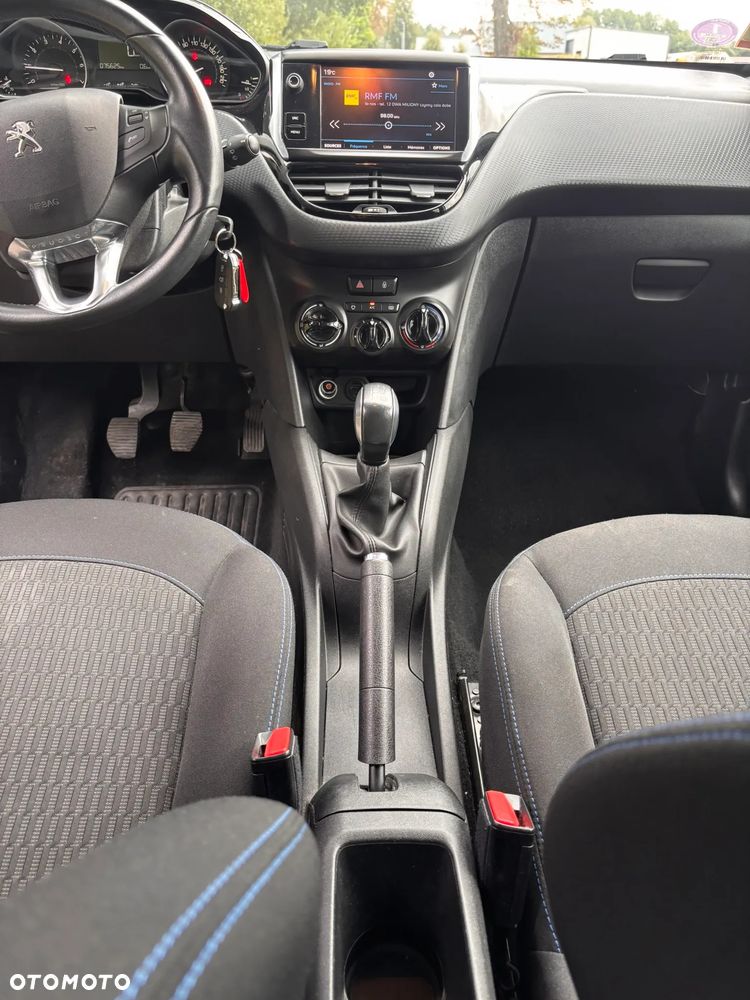 Peugeot 208 PureTech 82 Start & Stop Style - 26