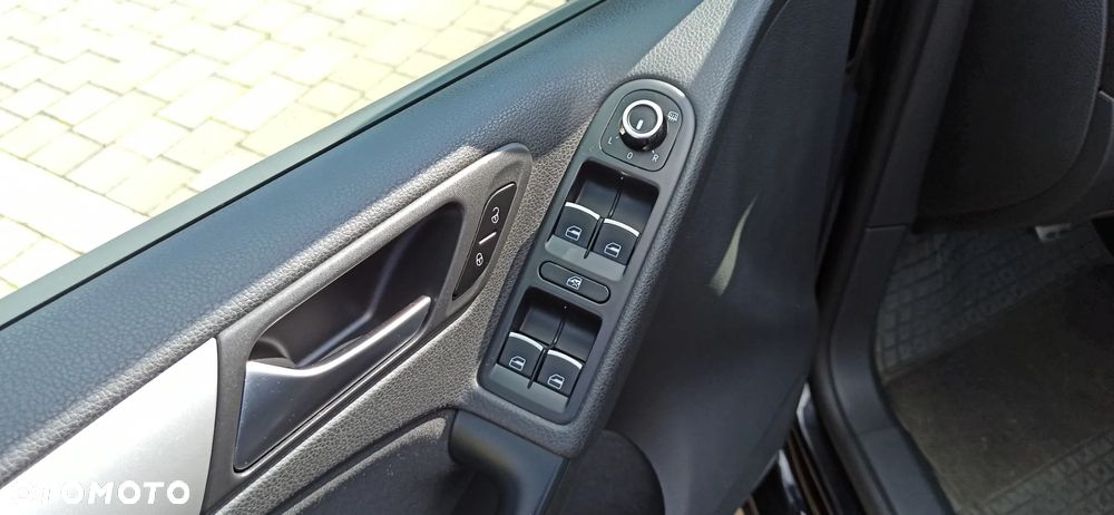 Volkswagen Golf VI 1.6 TDI Highline - 14