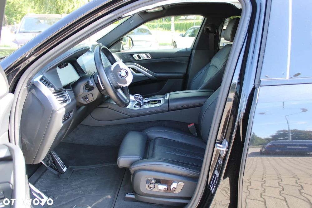 BMW X6 M50i - 14