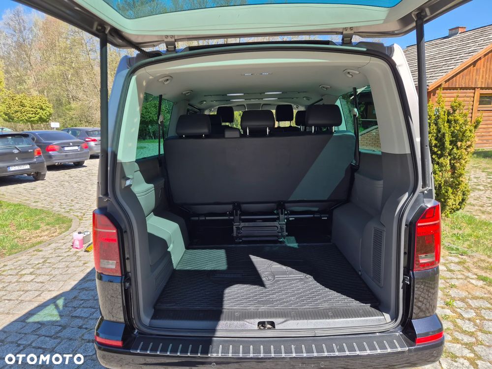 Volkswagen Caravelle - 9