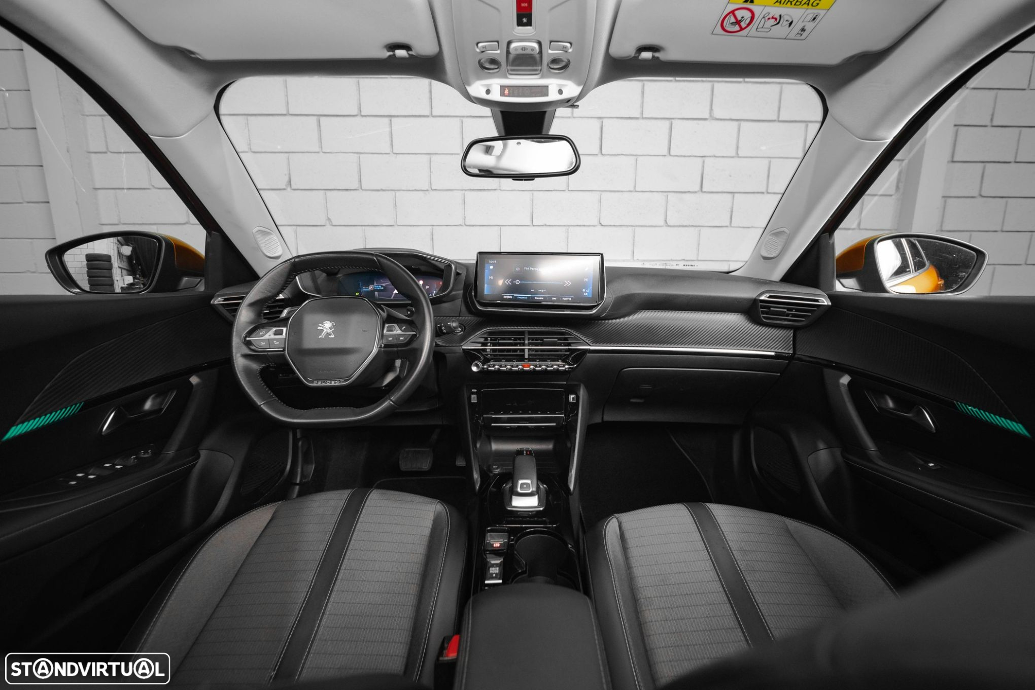 Peugeot 2008 1.2 PureTech Allure EAT8 - 27