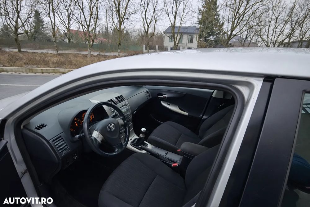 Toyota Corolla 1.4 D-4D Luna - 7