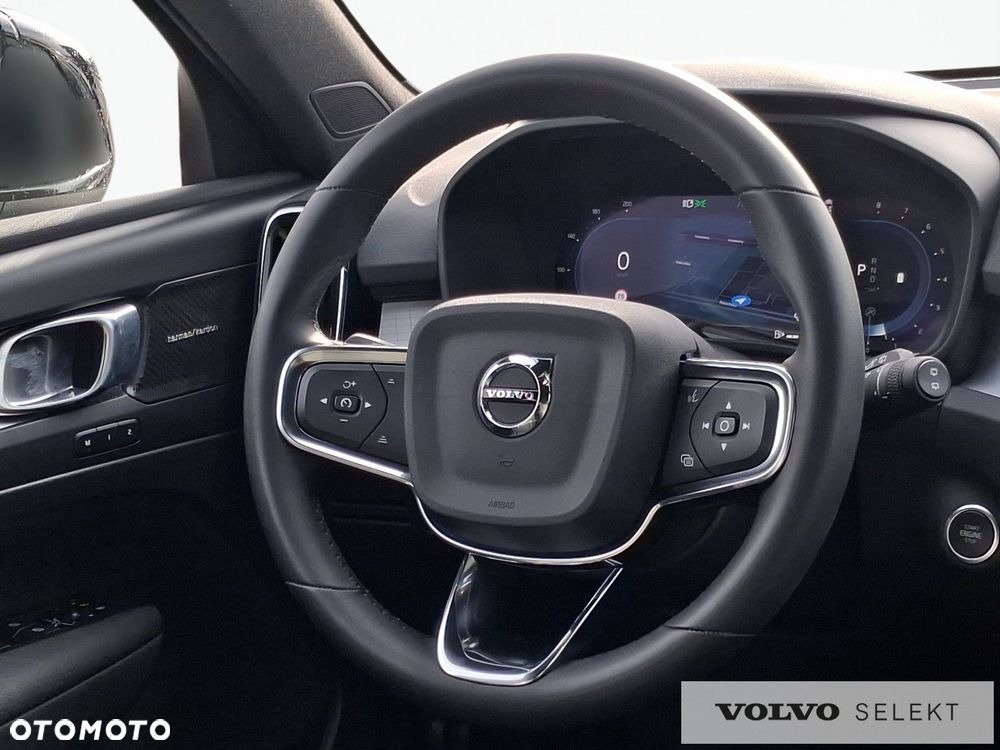 Volvo XC 40 - 25