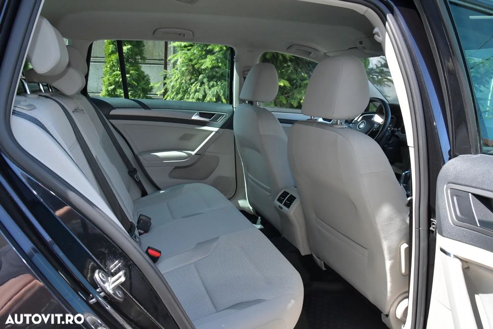 Volkswagen Golf 1.6 TDI BlueMotion Technology DSG Comfortline - 20