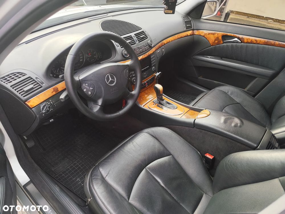 Mercedes-Benz E-Class 2003 photo 5