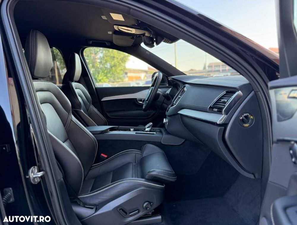 Volvo XC 90 B5 D AWD Plus Bright - 24