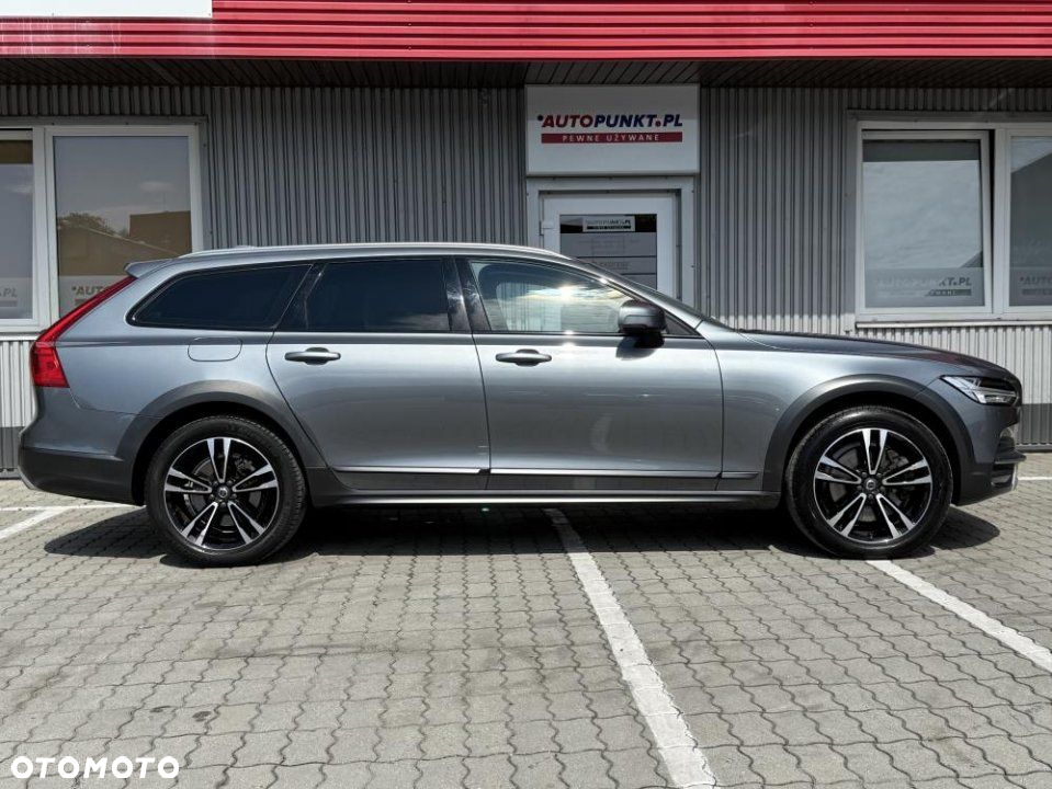 Volvo V90 Cross Country - 6