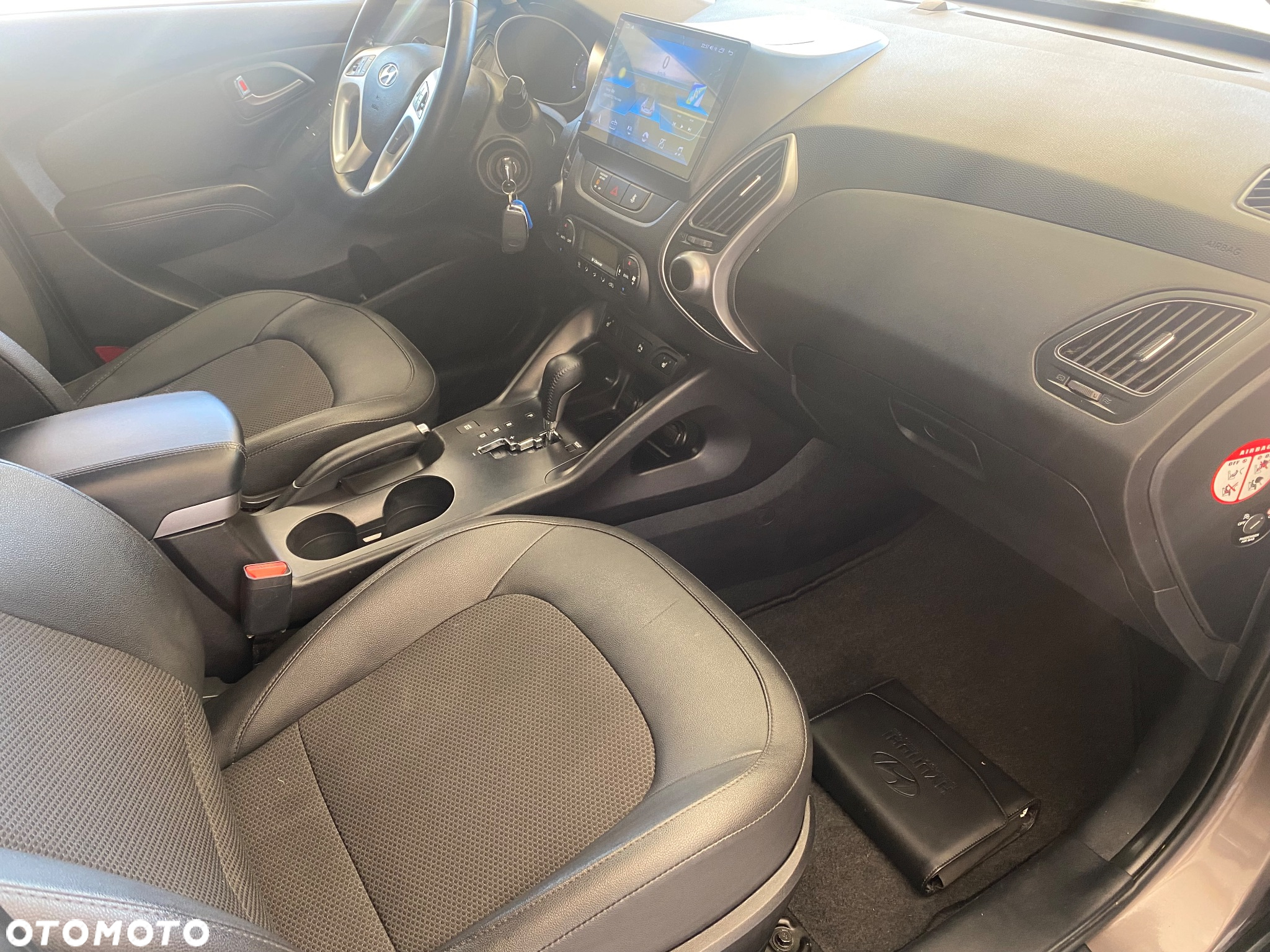 Hyundai ix35 2.0 CRDi 4WD Automatik Fifa World Cup Gold Edition - 16
