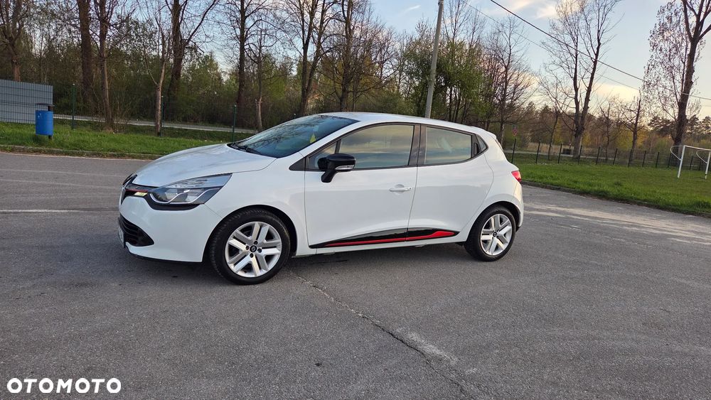 Renault Clio 1.2 16V 75 Luxe - 5