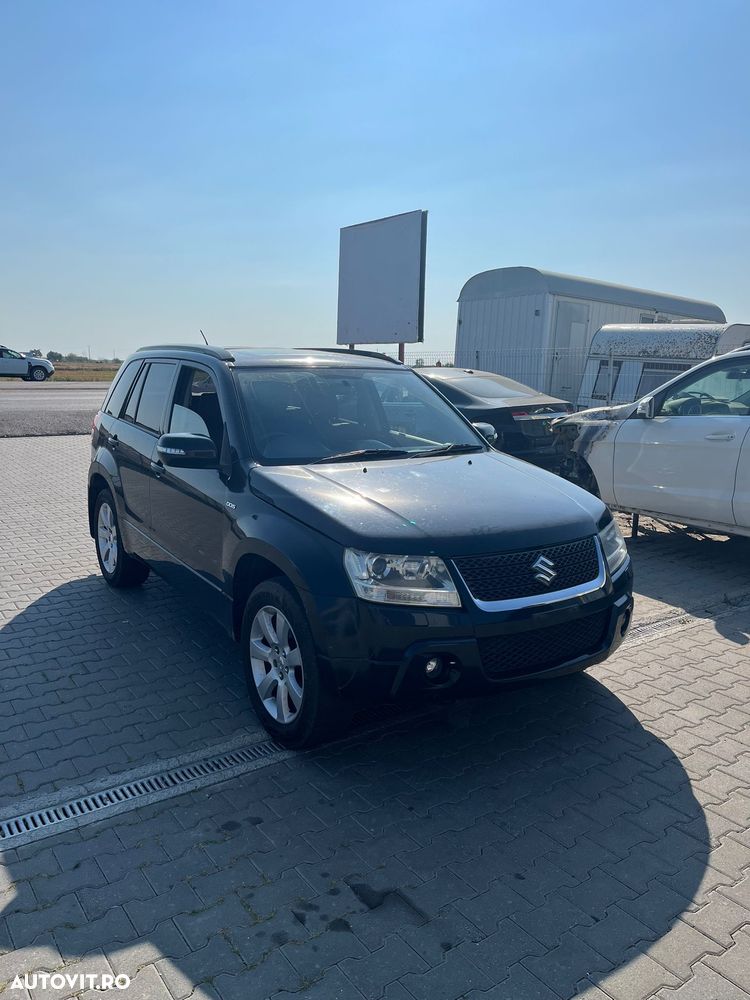 Dezmembram Suzuki Grand Vitara 1.9 diesel din 2010 - 1
