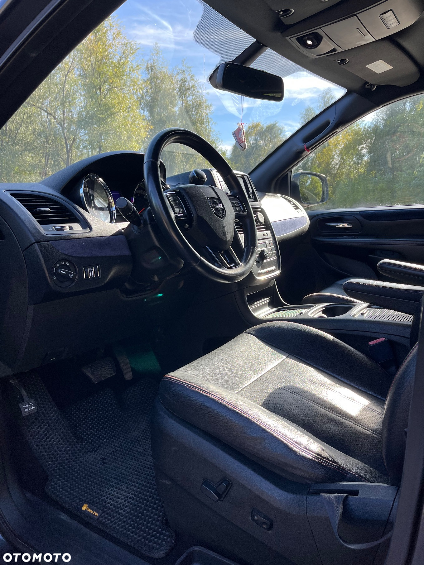 Dodge Grand Caravan - 23
