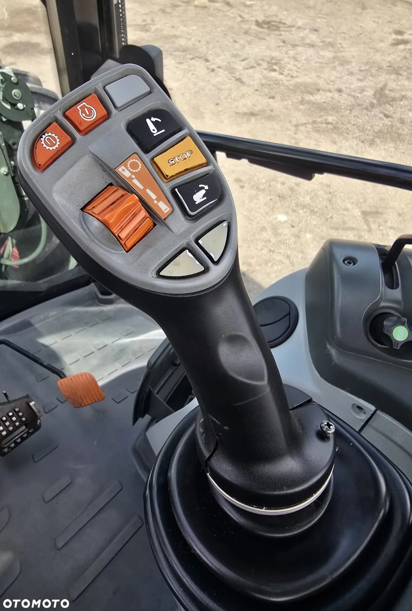 Claas Arion 430 - 13