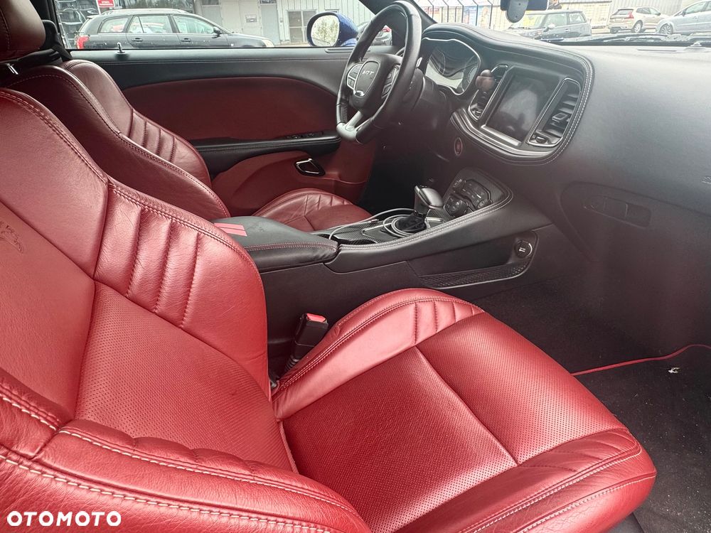 Dodge Challenger - 15