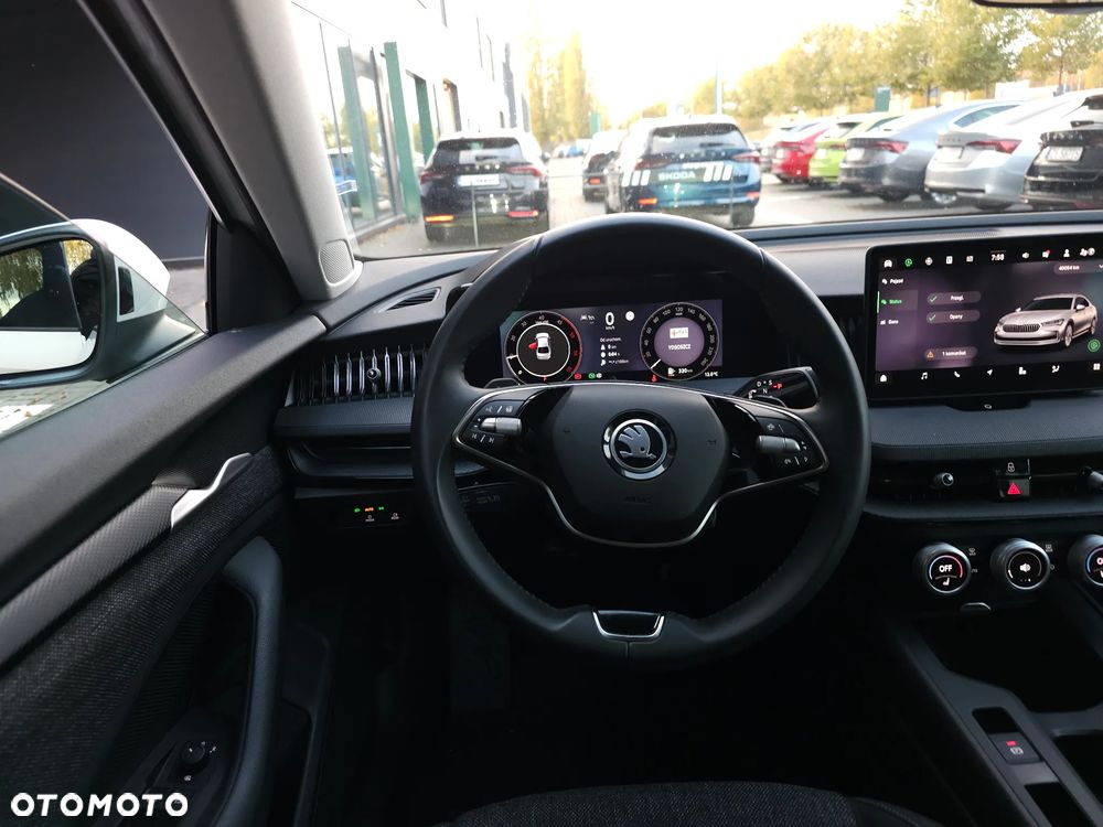 Skoda Superb 2.0 TDI SCR Essence DSG - 23