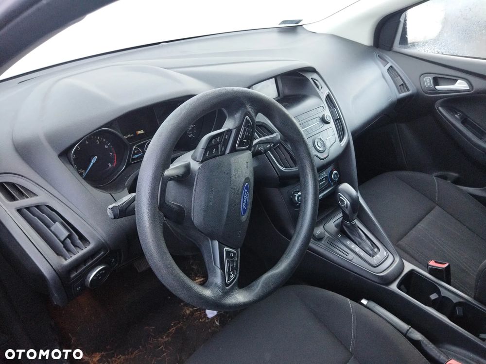 Ford Focus ver-1-5-ecoboost-start--stopp--system-titanium - 4