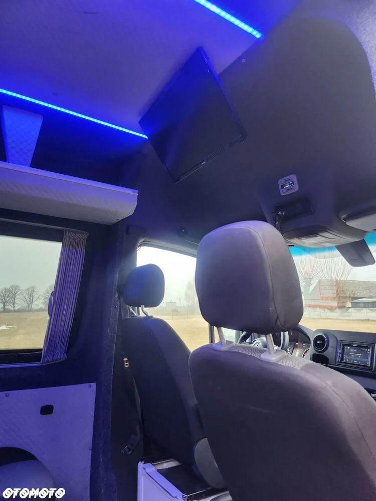 Mercedes-Benz Sprinter - 17
