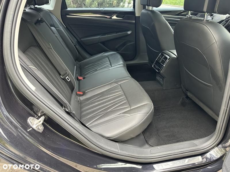 Volkswagen Passat - 10