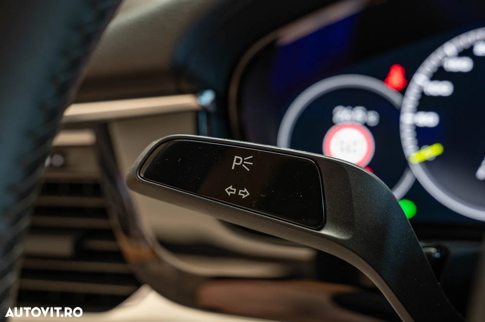 Porsche Panamera 4 E-Hybrid - 27