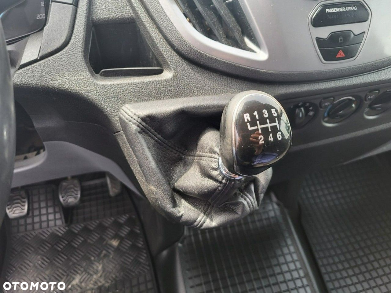 Ford Transit - 17