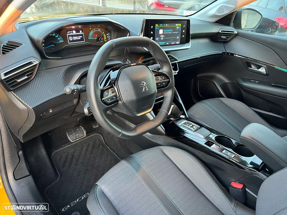 Peugeot e-208 Allure Pack - 10