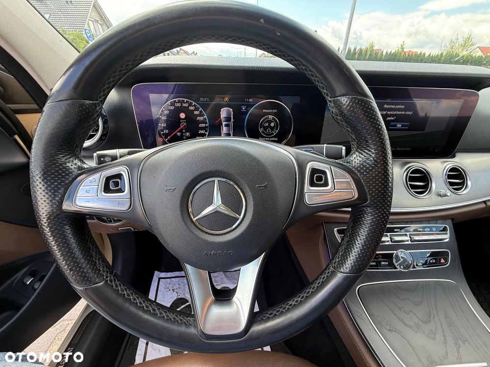 Mercedes-Benz Klasa E - 21