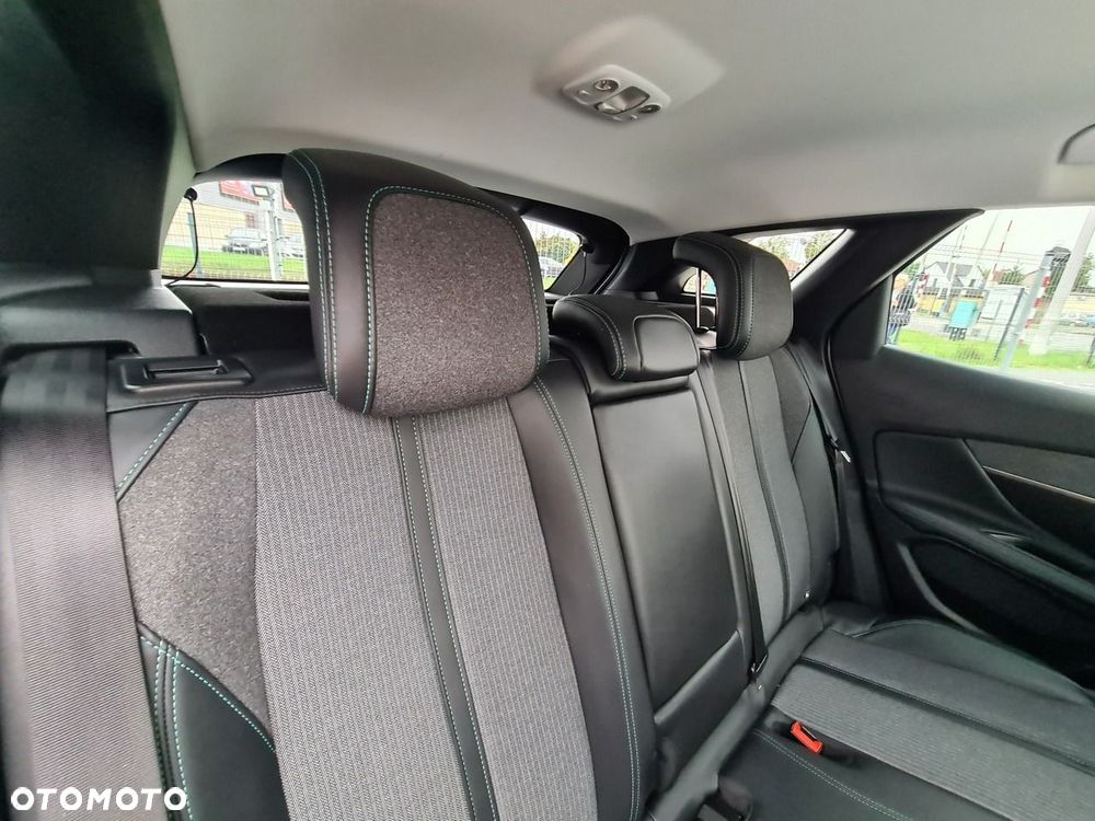 Peugeot 3008 1.6 PureTech Hybrid PHEV Allure Pack S&S EAT8 - 36