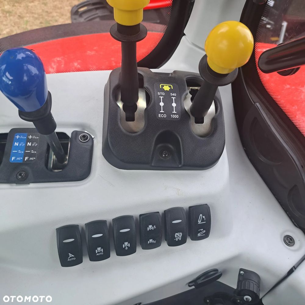 Zetor Seria 6 170 silnik Deutz AG Skrzynia ZF 54+27 biegów . 6 biegów pod obciążeniem - 15