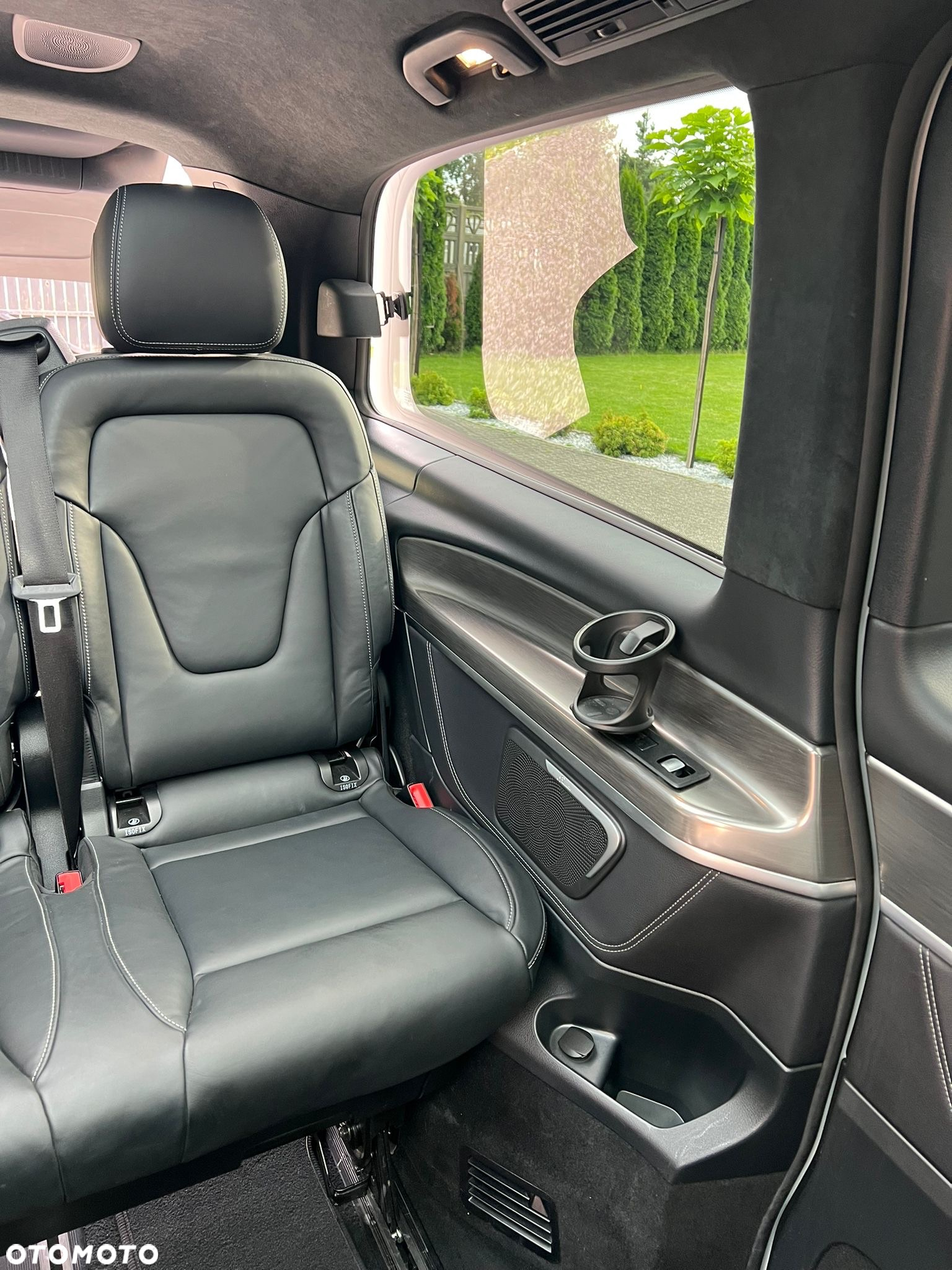Mercedes-Benz Klasa V 300 d 4-Matic Exclusive 9G-Tronic (d³ugi) - 33