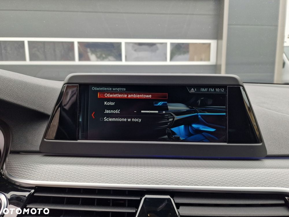 BMW Seria 5 530d Sport Line - 35