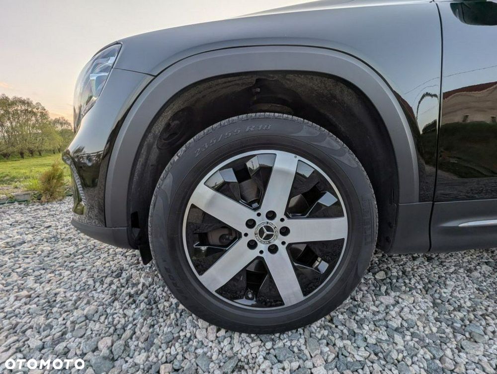 Mercedes-Benz GLB - 12