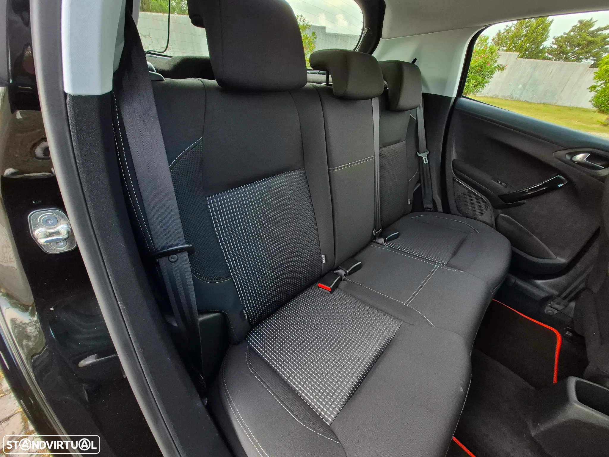 Peugeot 208 1.2 PureTech Allure EAT6 - 21