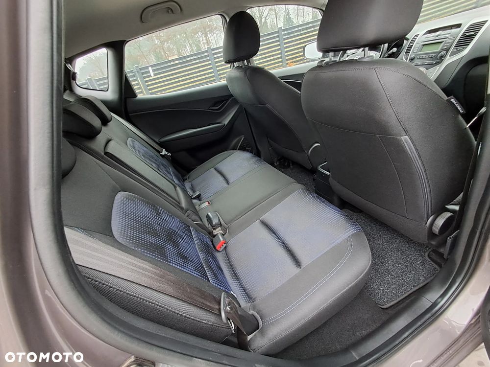 Hyundai ix20 1.4 blue - 23