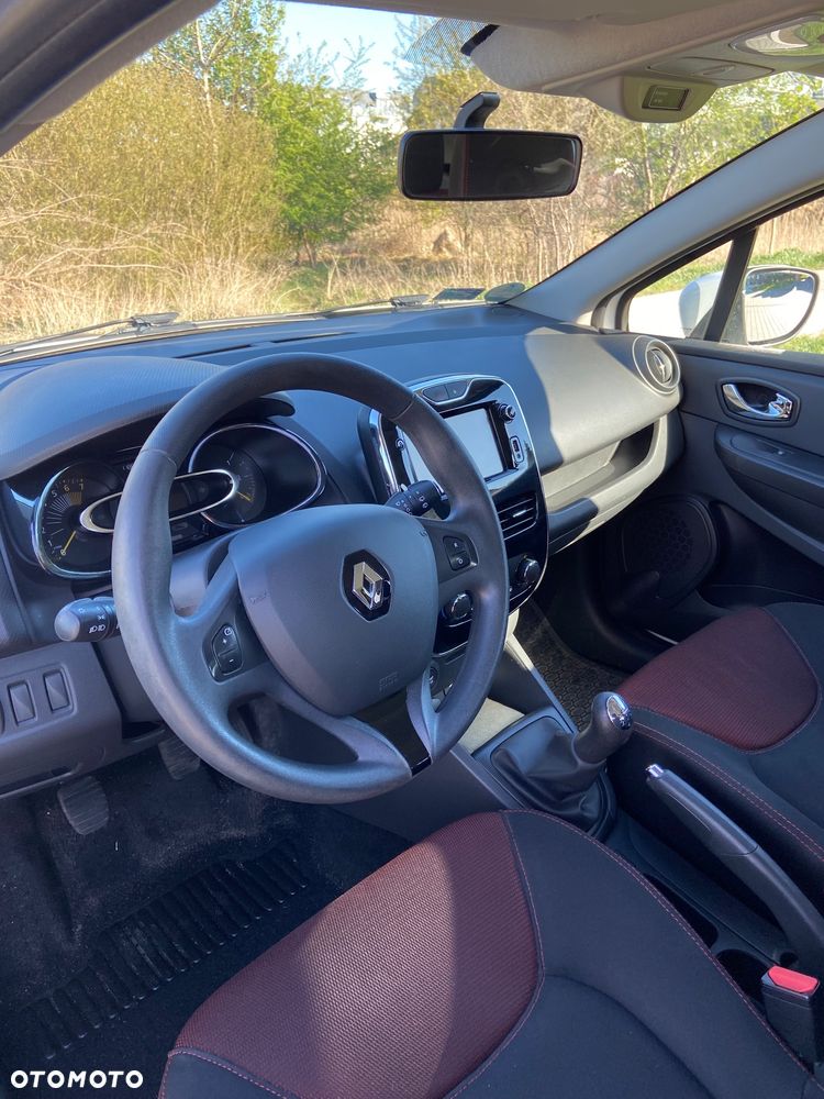 Renault Clio - 10