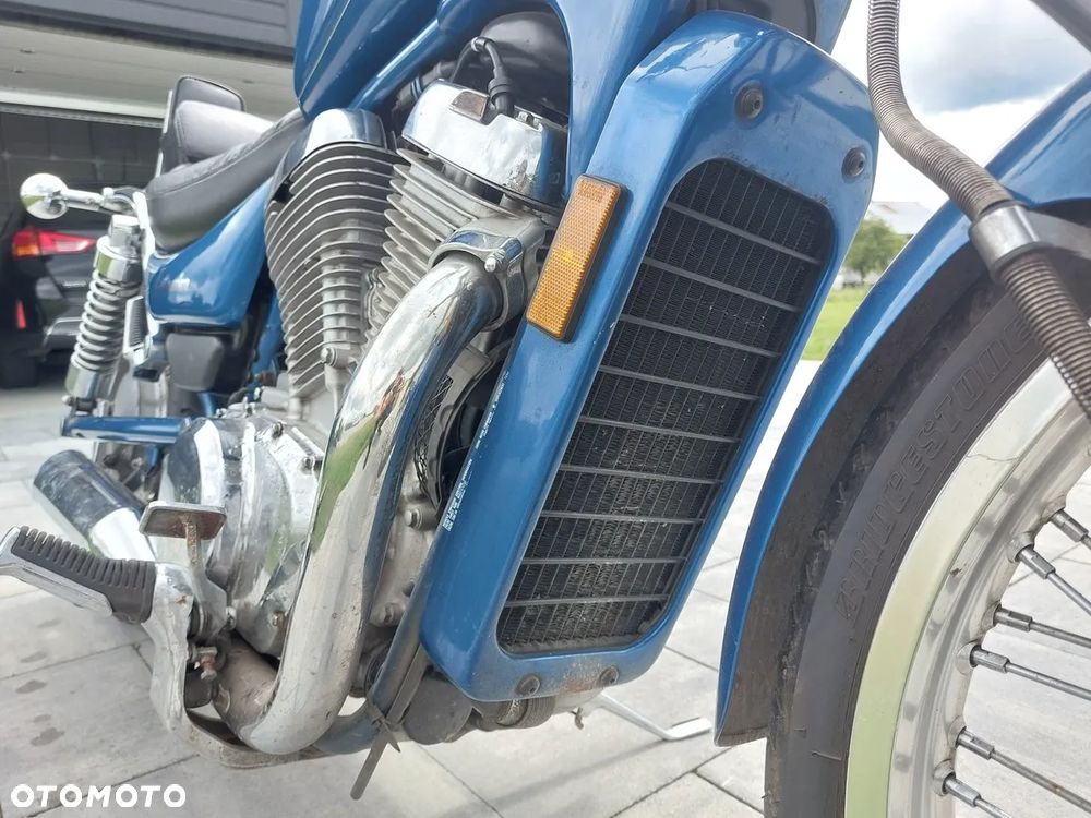 Suzuki Intruder - 19