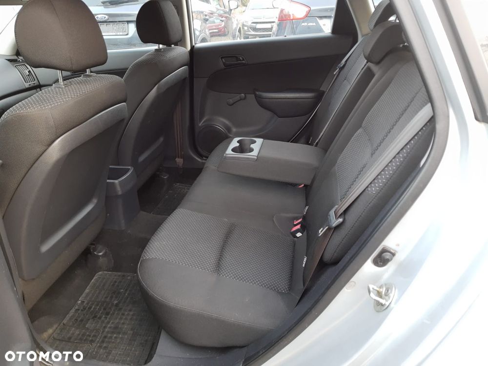 Hyundai i30 1.6 CRDi Classic - 3