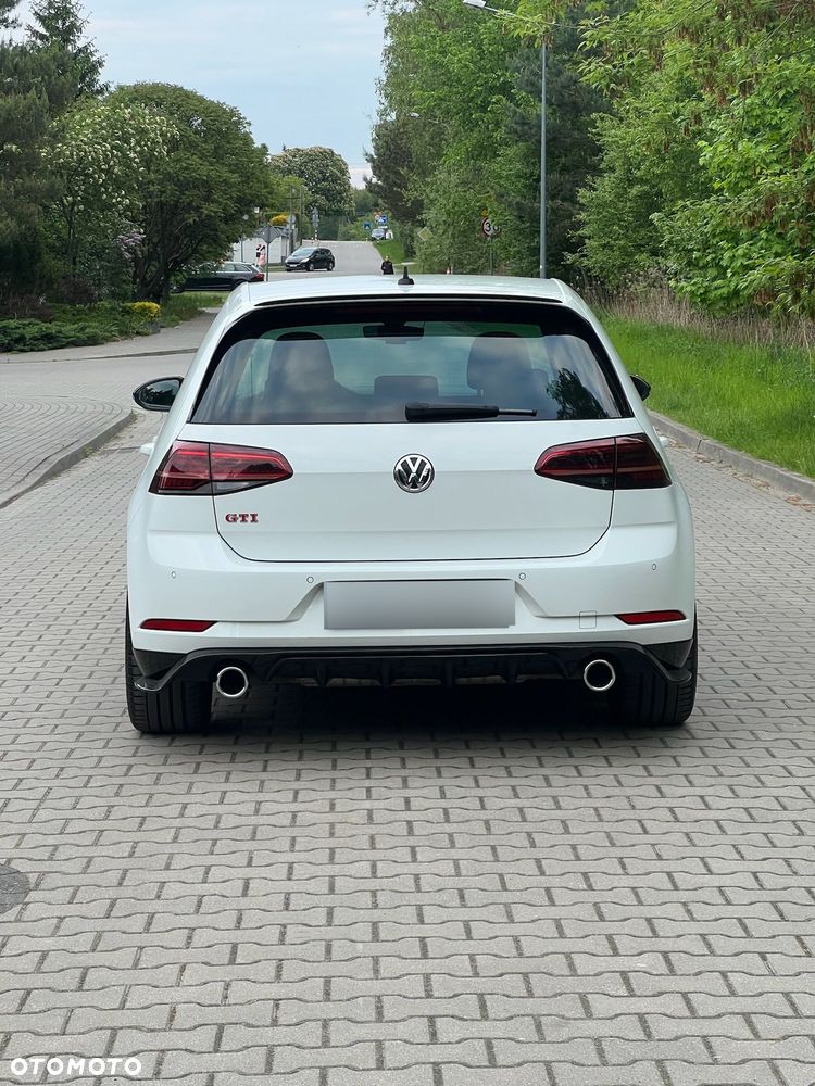 Volkswagen Golf - 5