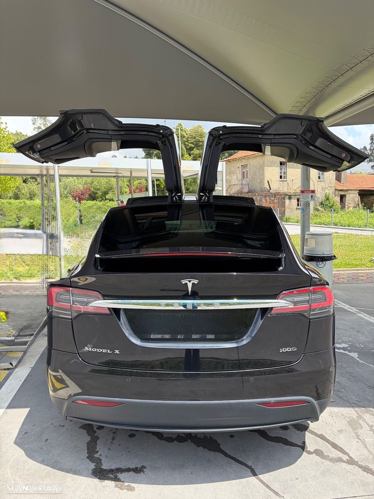 Tesla Model X 100D - 3