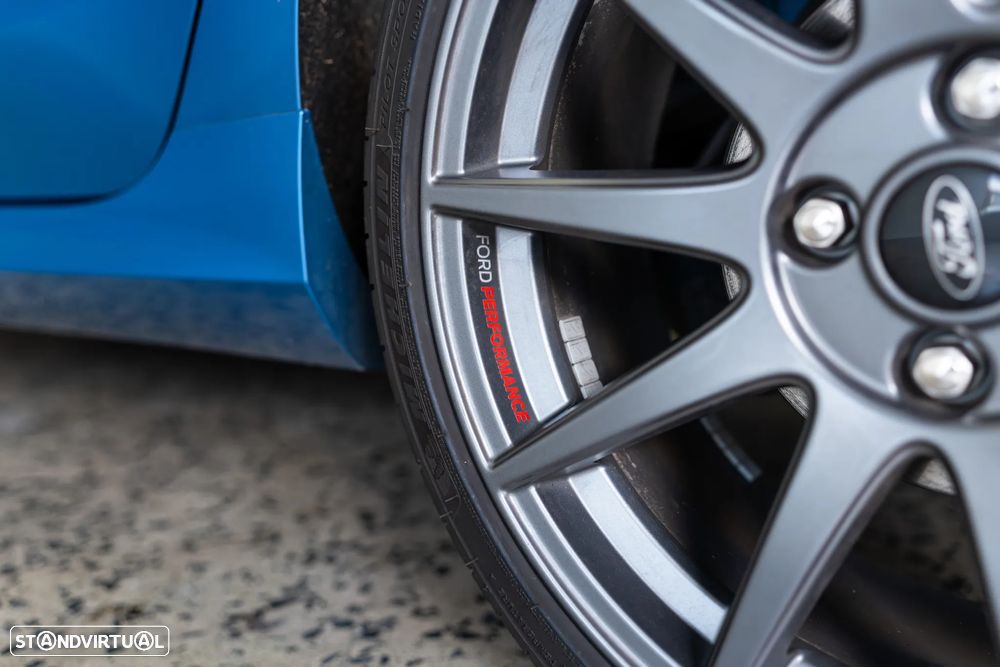 Ford Fiesta 1.5 EcoBoost S&S c/ Pack Pele Exclusiva ST - 5
