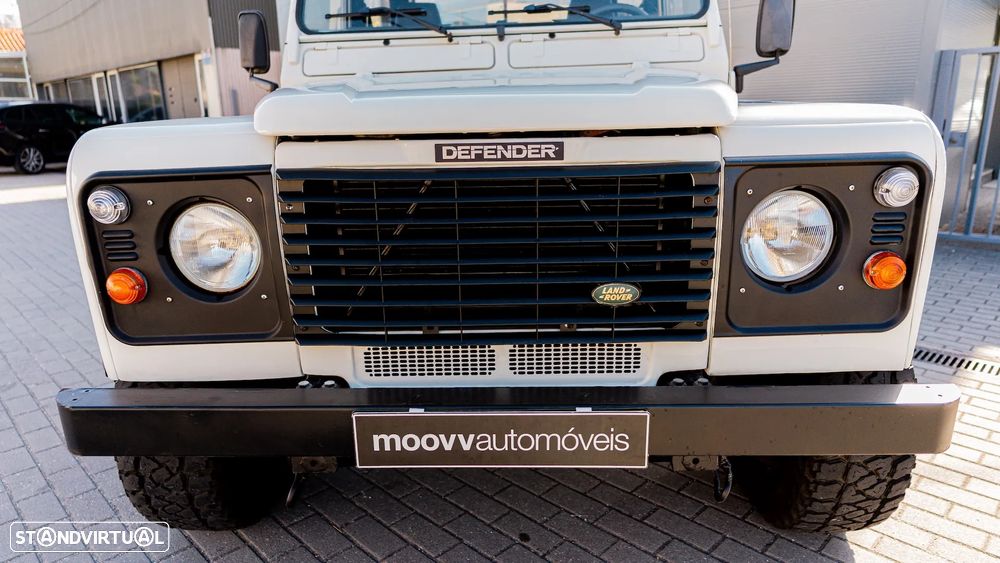 Land Rover Defender - 3